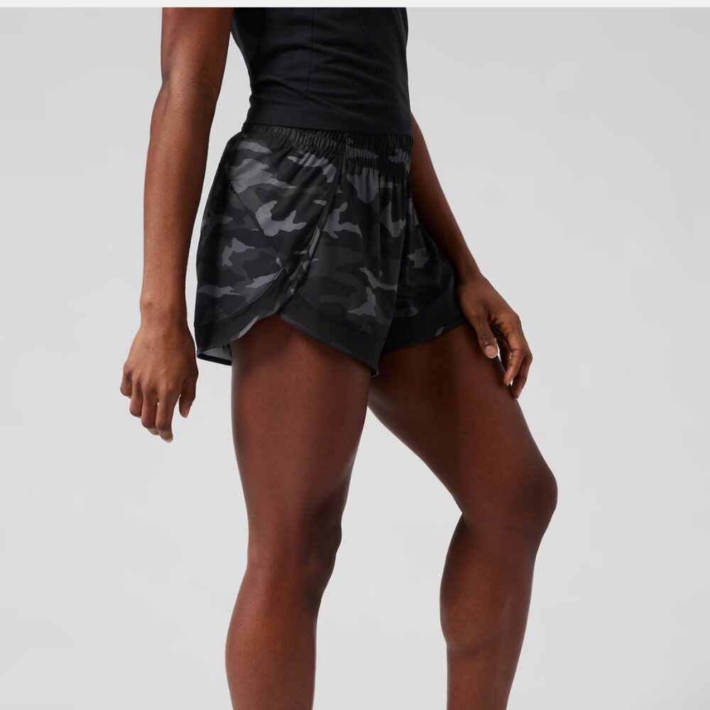 Athleta Mesh Racer Run Mid Rise 4" Short - Picture 3 of 7